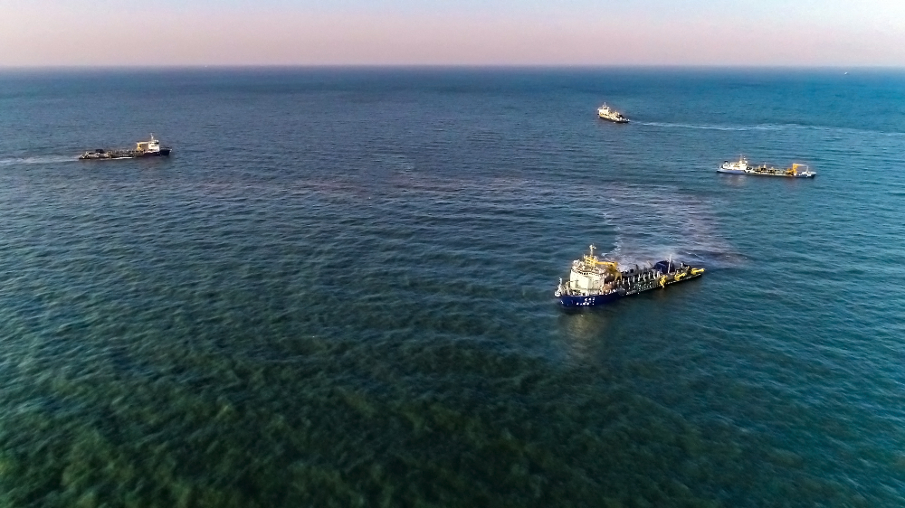 中交广州航道局连云港港30万吨级二期工程航道疏浚项目施工