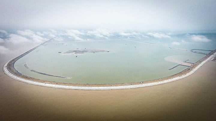 中交上海航道局上海横沙东滩圈围（八期）工程